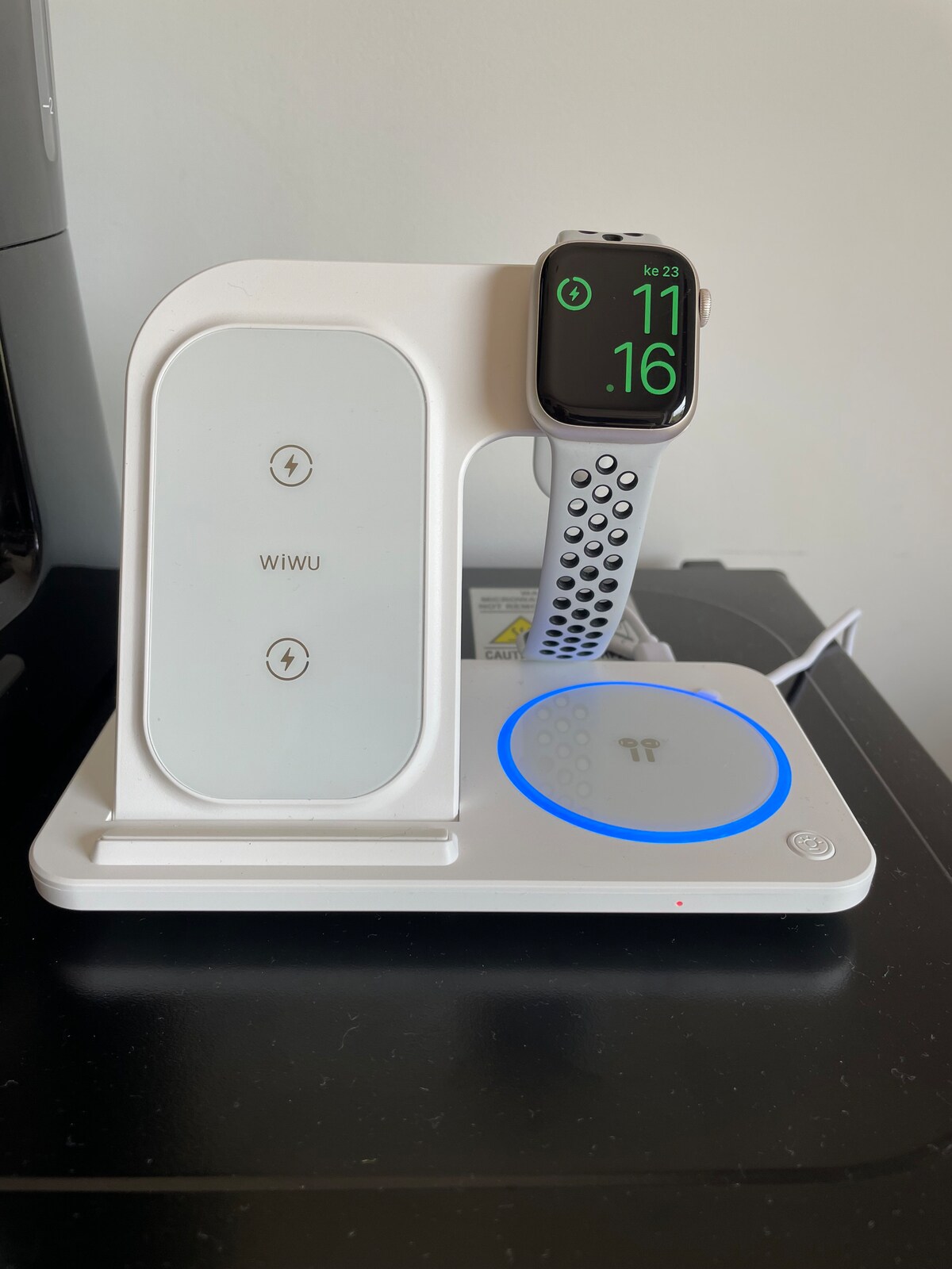 Langaton laturi iPhone / iWatch / airpods