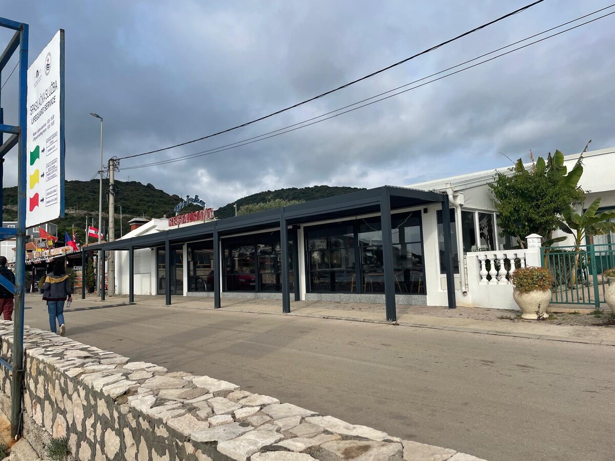 Utjeha Restaurant, 1 km päässä talosta